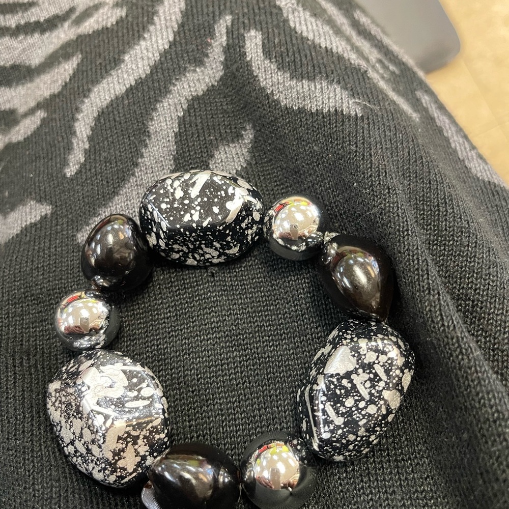 Black and Silver New Hand Made Beaded Bracelet